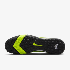 iCL NIKE }[LA FCp[ 16 AJf~[ TF TbJ[ ^[t / g[jOV[Y FQ8449-700